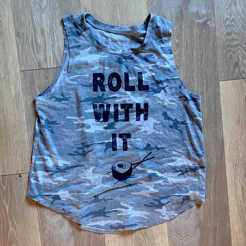 Grayson / Threads Gray Camo Print “Roll With It” Sushi tank top Medium